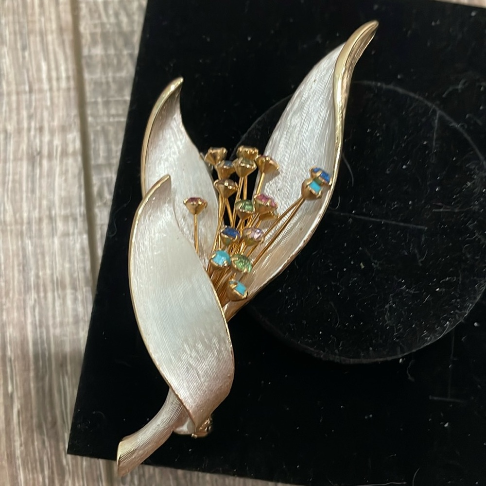 Kramer Flower brooch